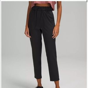 Lululemon On the Fly 7/8 pants